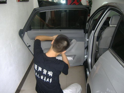 独钟情于“丹拿” 奥迪A6L火热音响改装
