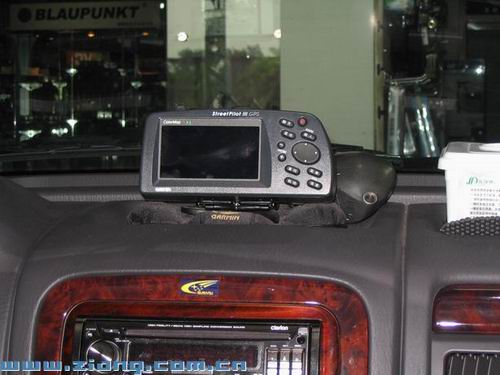 新城子昂改大切车友的电子装备Clarion+Focal+Genesis+motorola+StreetpilotGPS