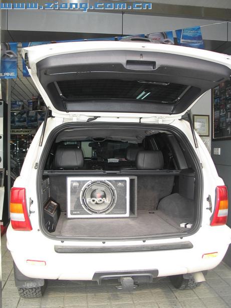 新城子昂改大切车友的电子装备Clarion+Focal+Genesis+motorola+StreetpilotGPS