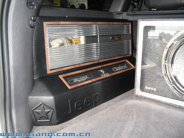新城子昂改大切车友的电子装备Clarion+Focal+Genesis+motorola+StreetpilotGPS
