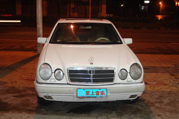北京奔驰E230之火红音响改装佛山至上