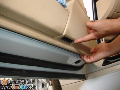 宝马530I的门板正确拆装和多媒体改装