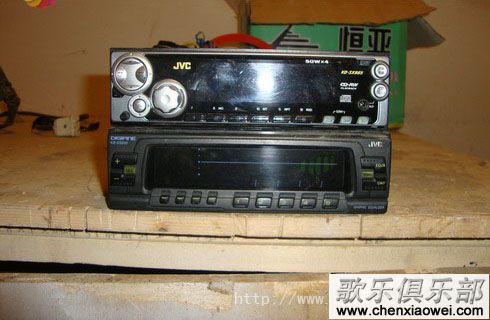 歌乐车载6碟CD主机WXZ466MP升级中华尊驰音响系统