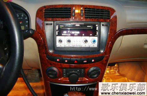 歌乐车载6碟CD主机WXZ466MP升级中华尊驰音响系统