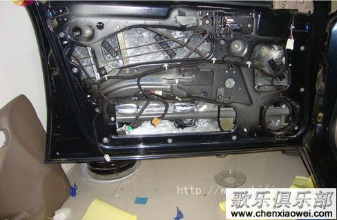 歌乐车载6碟CD主机WXZ466MP升级中华尊驰音响系统