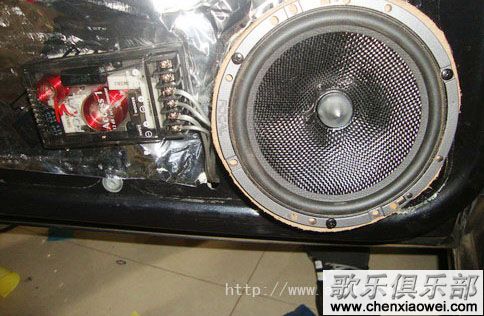 歌乐车载6碟CD主机WXZ466MP升级中华尊驰音响系统