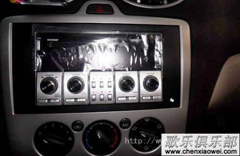 福特福克斯汽车CD机换装歌乐6碟主机WXZ466MP