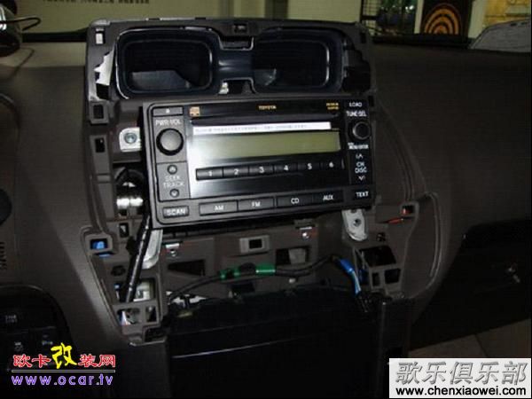 丰田普拉多改装歌乐蓝牙CD主机CX609A,音质提升