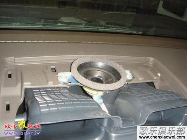 丰田普拉多改装歌乐蓝牙CD主机CX609A,音质提升