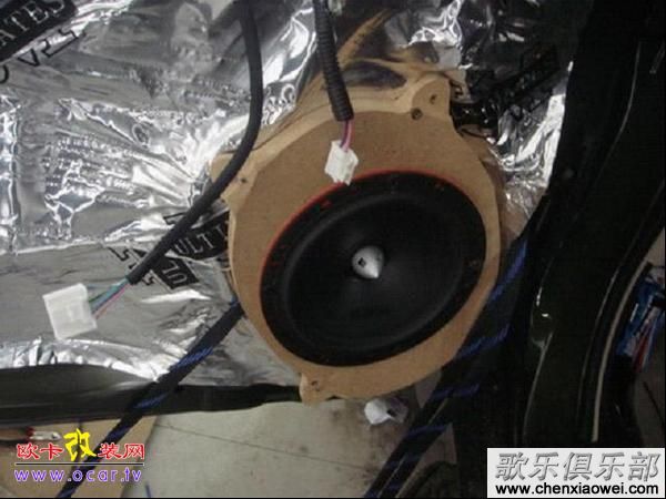 丰田普拉多改装歌乐蓝牙CD主机CX609A,音质提升