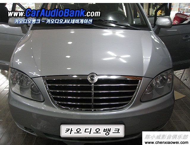 路帝Rodius汽车音响升级歌乐DXZ786USB安装效果图