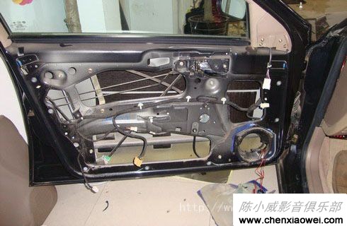 歌乐车载6碟CD主机WXZ466MP升级中华尊驰音响系统